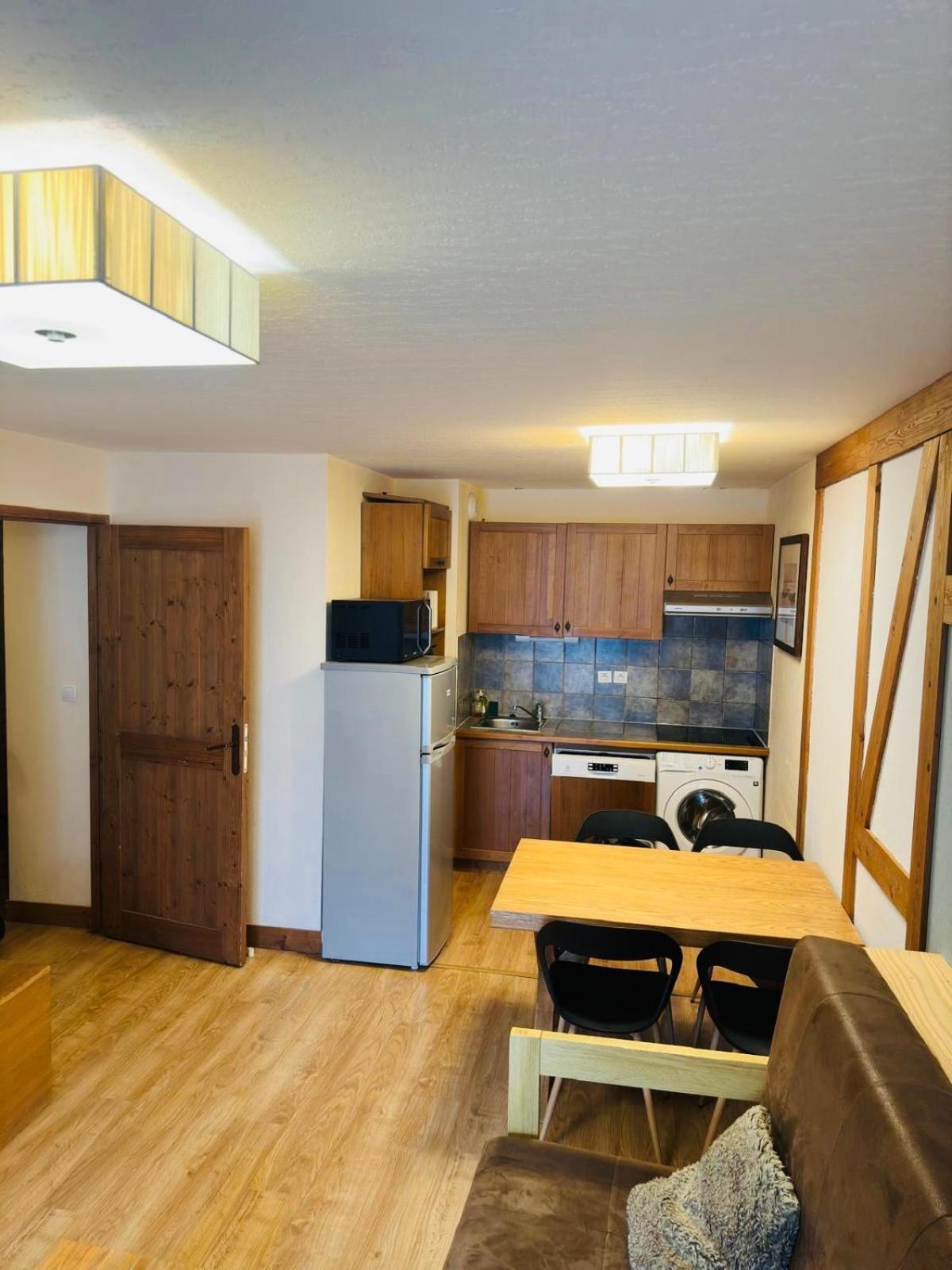 Appartements Avec Piscine Interieure Sauna Parking Etage 1 Au Centre Du Village Dans Residence Cami Real Saint-Lary-Soulan Bagian luar foto