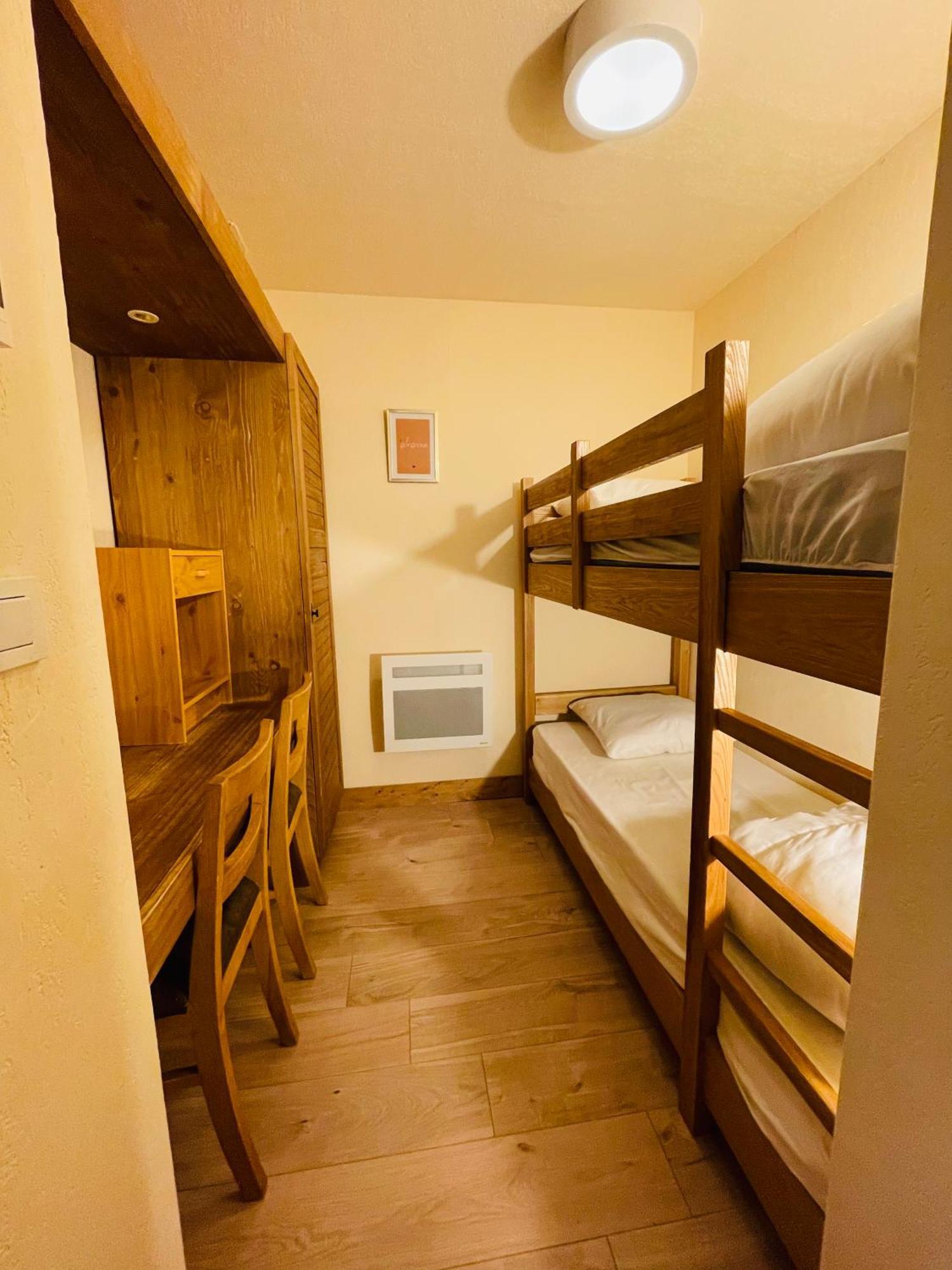 Appartements Avec Piscine Interieure Sauna Parking Etage 1 Au Centre Du Village Dans Residence Cami Real Saint-Lary-Soulan Bagian luar foto